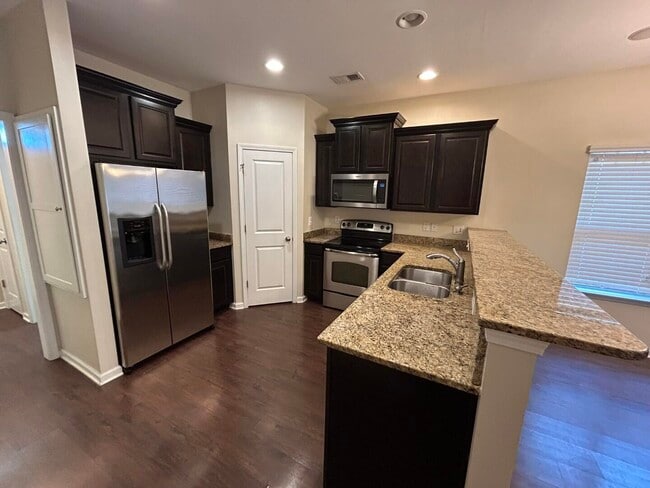 Building Photo - 1566 Ruger Dr