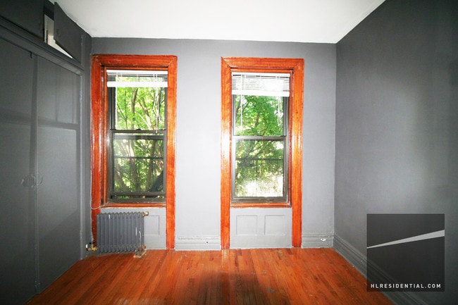Building Photo - 860 Marcy Ave