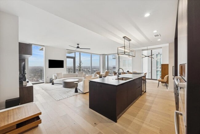 Building Photo - 44 East Ave