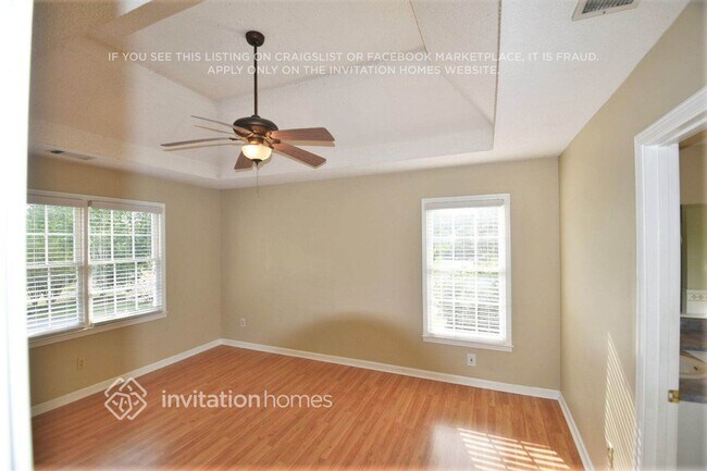 Building Photo - 135 Lacey Oak Ln