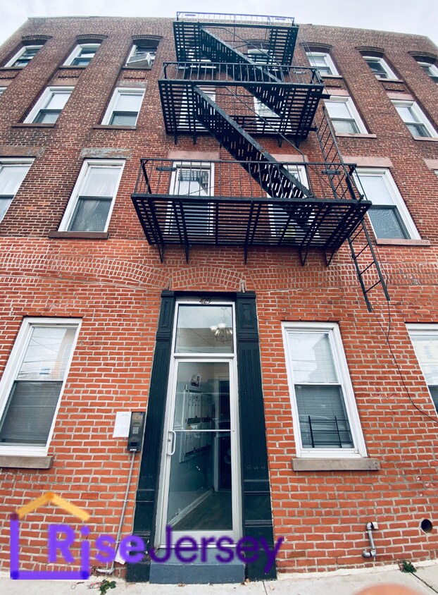 429 Hoboken Ave Unit 5, Jersey City, NJ 07306 Apartments in Jersey