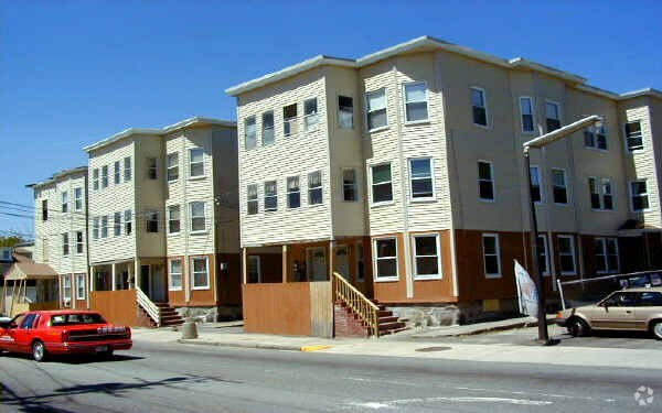 Foto del edificio - 586-594 Andover St