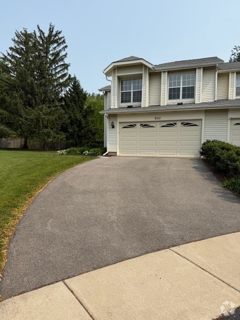Building Photo - 600 Sturnbridge Ln