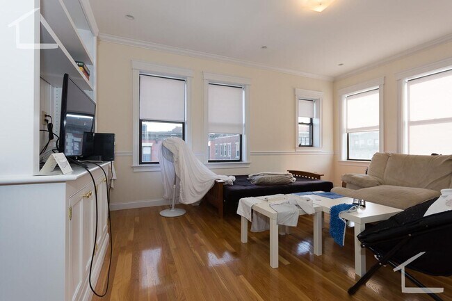 Foto del edificio - 72 Quint Ave #9I Boston MA 02134