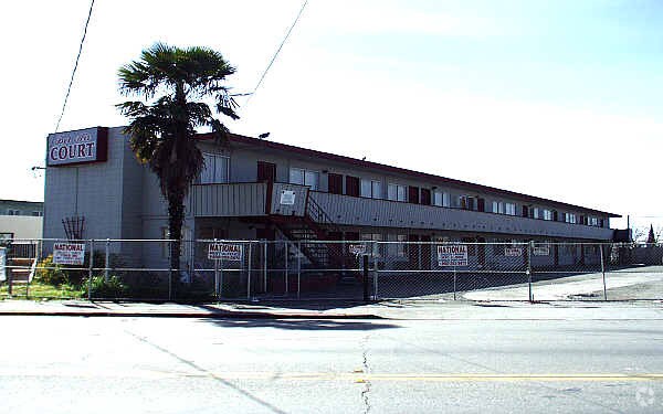 Foto del edificio - 10031-10059 MacArthur Blvd