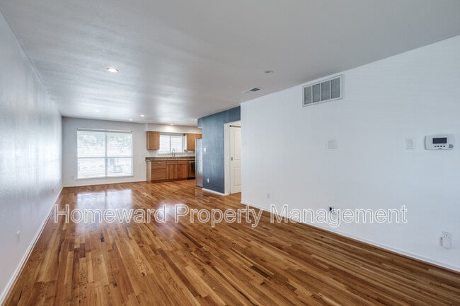 Building Photo - 4616 W Lovers Ln