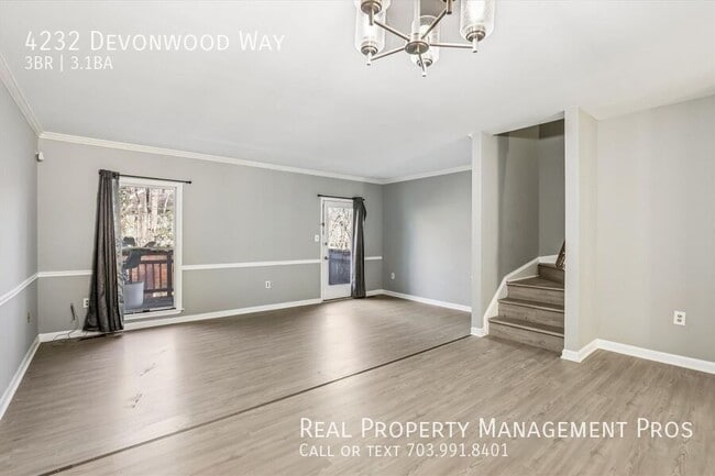 Foto del edificio - 4232 Devonwood Way