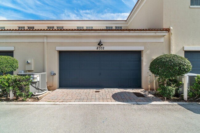 Foto del edificio - 8332 NW 7th Ct