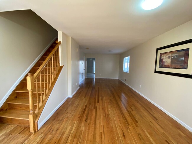 Foto del edificio - 2184 S Railroad Ave
