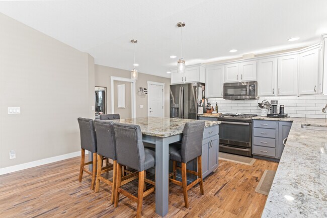 Foto del edificio - 898 Brentwood Cir