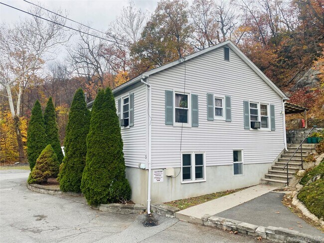 Foto del edificio - 5 Old State Rd