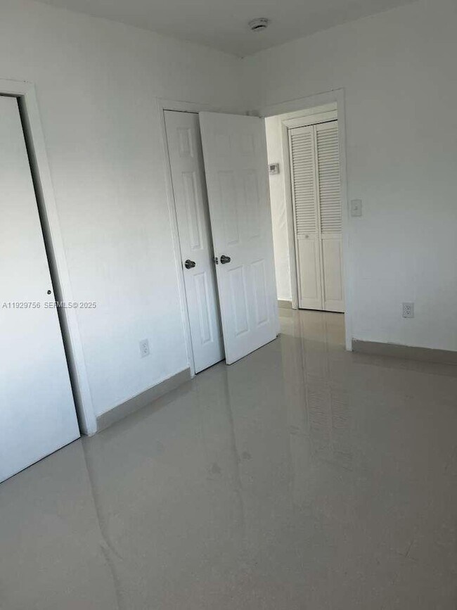 Foto del edificio - 3120 NW 19th Ave