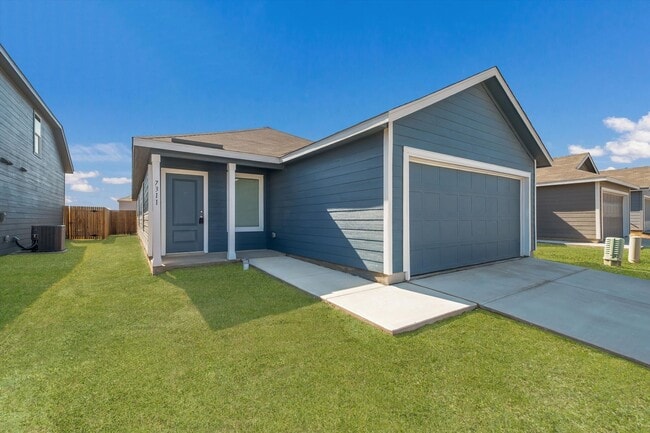 Photo - New Rent Rate! Modern 3/2 in East Central/ Sapphire Grove House