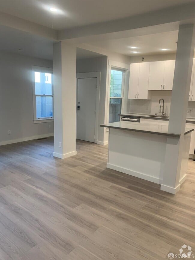 Building Photo - 626 Natoma St