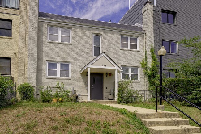 Building Photo - 1932 3rd St NE