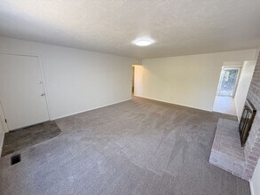 Building Photo - 1723 Dawn Dr Building Photo - 1723 Dawn Dr