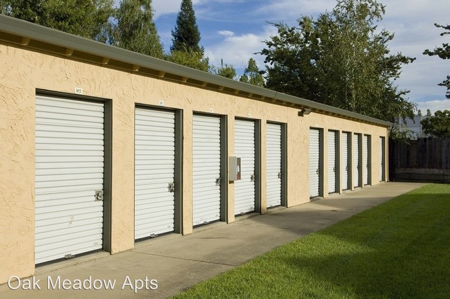Building Photo - 1450-530-898-1450 Springfield Dr