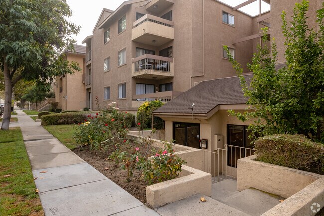Entrance - 250 W Fairview Ave