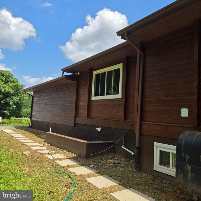 Foto del edificio - 5545 Broadwater Ln