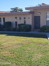 Building Photo - 10060 W Royal Oak Rd