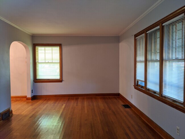 Building Photo - 1124 29th St