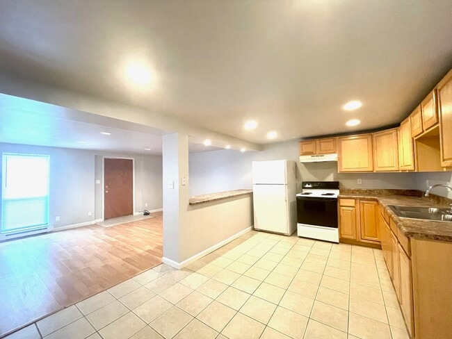 Building Photo - 9962 Chateau Roi Ct
