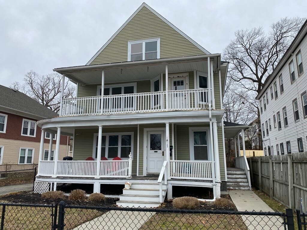 107 June St Unit 2, Worcester, MA 01602 Room for Rent in Worcester