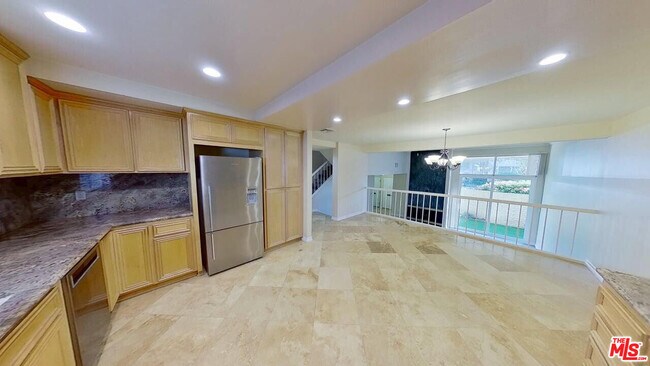 Building Photo - 4754 La Villa Marina