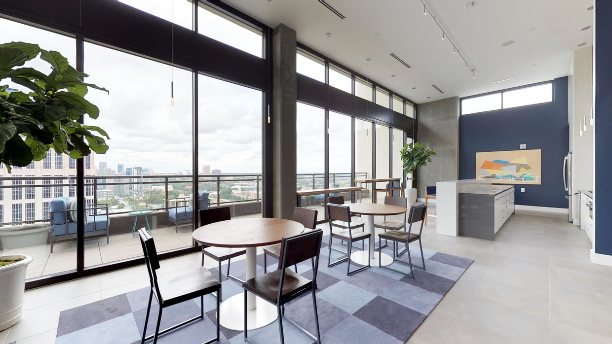Photo - AMLI Arts Center Apartments