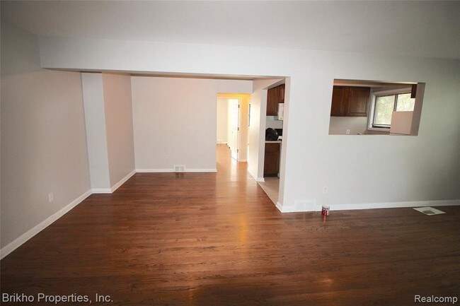 Building Photo - 25777 Woodward Ave