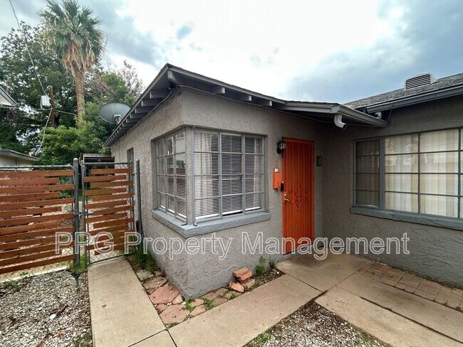 Photo - 2501 E Clarendon Ave Townhome