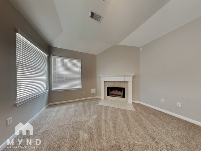 Building Photo - 983 Oak Lynn Dr