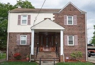 Building Photo - 1727 Park St