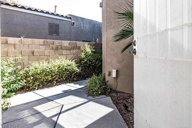 Building Photo - 9205 Guggenheim Ct