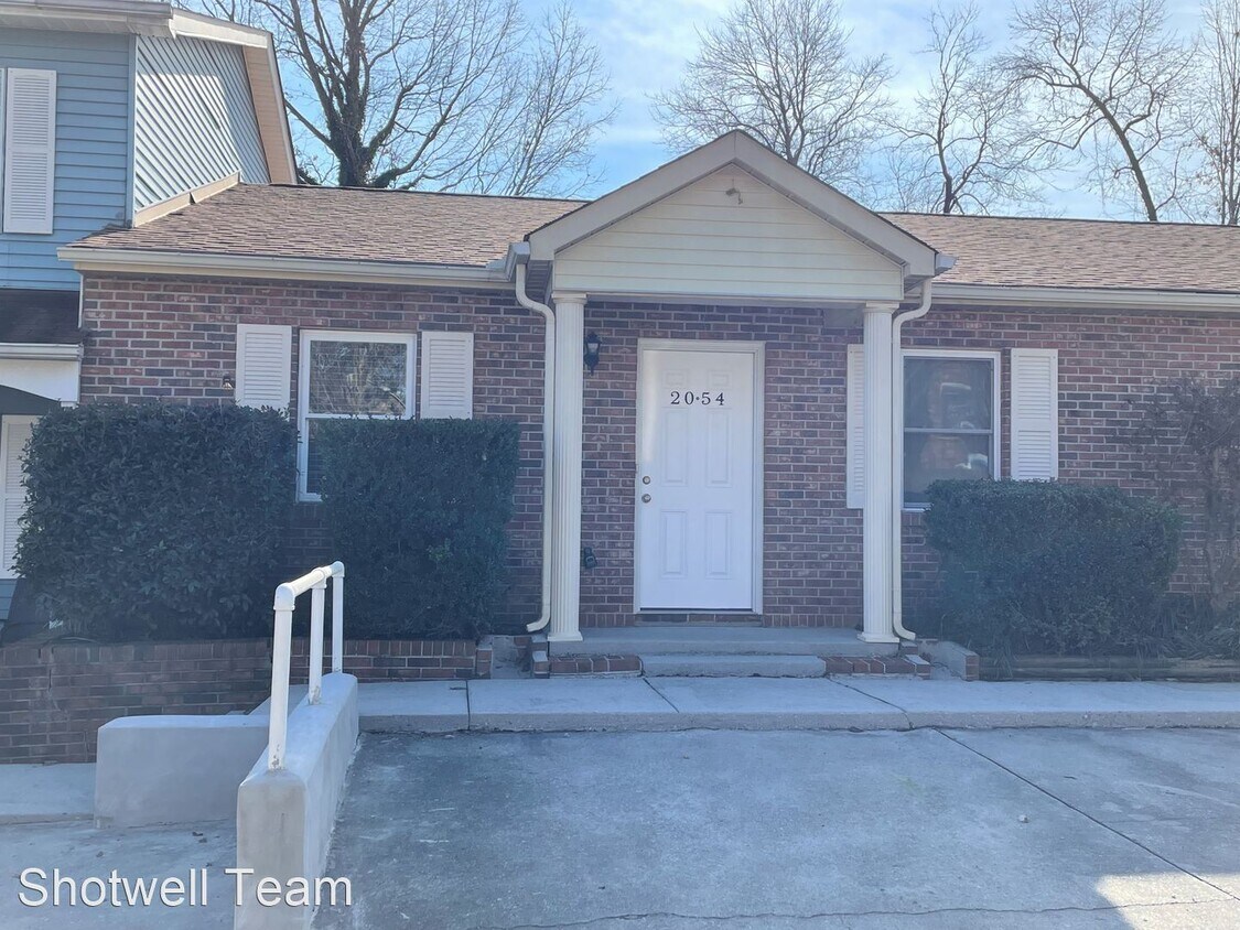 2 br, 1 bath House 2054 Belle Terra Rd House Rental in Knoxville