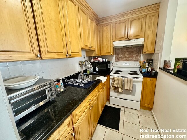 Building Photo - 3 Larose Pl