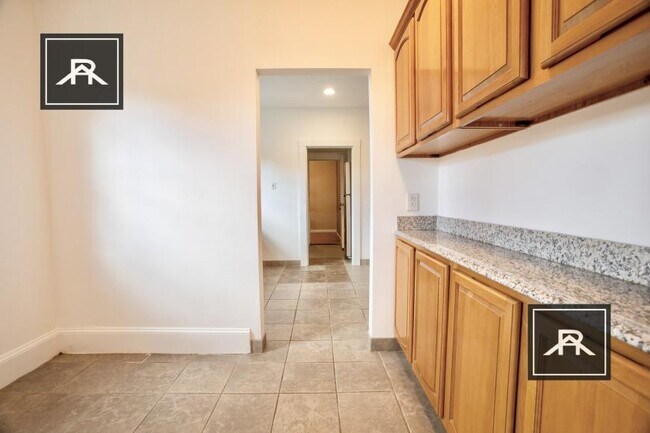 Foto del edificio - 3 bedroom in Brighton MA 02135
