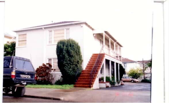 Building Photo - 167 Capuchino Dr