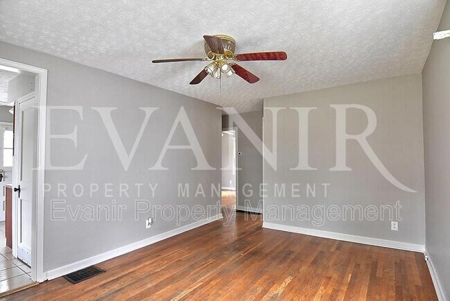 Foto del edificio - 2916 Revere Ave