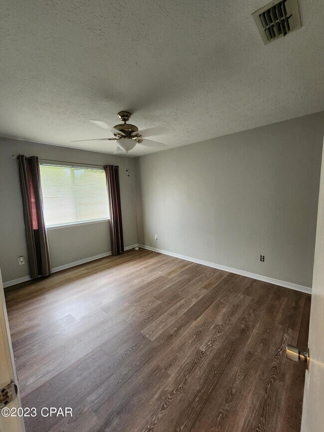 Building Photo - 3026 E Baldwin Rd