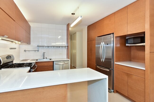 Photo - 400 E Randolph St Apartment