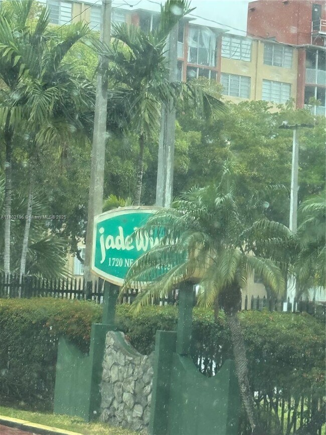 Foto del edificio - 1780 NE 191st St