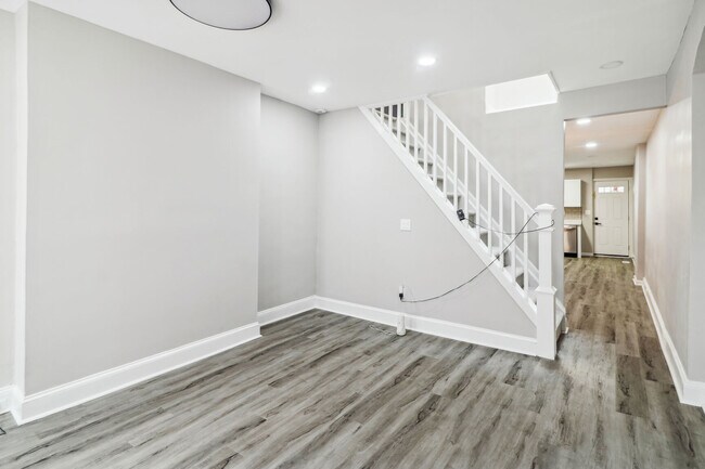 Foto del edificio - 2134 W Fayette St
