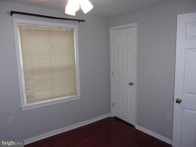 Building Photo - 8178 Fernlake Ct