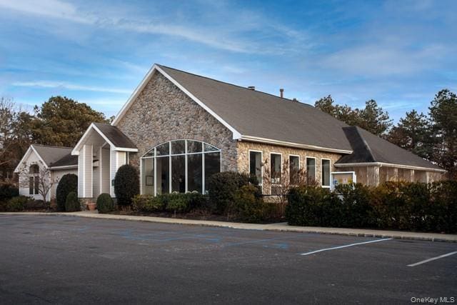 Building Photo - 1000 Saddle Rock Rd