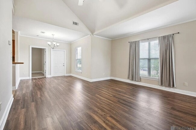 Foto del edificio - 3 Bedroom near LSU available NOW