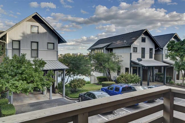 Foto del edificio - 700 Harbor Bend Rd