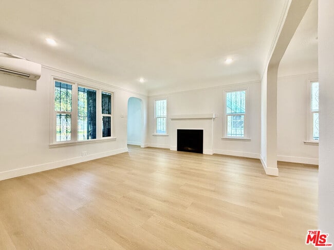 Foto del edificio - 1221 West Blvd