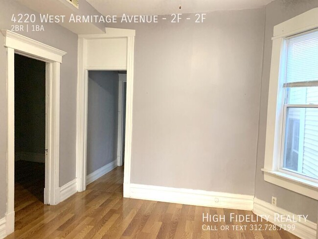 Foto del edificio - 4220 W Armitage Ave