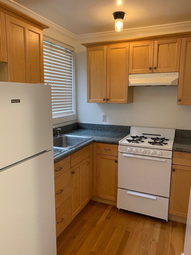 Foto del edificio - Charming 1-Bedroom Unit In Marina/Cow Holl...